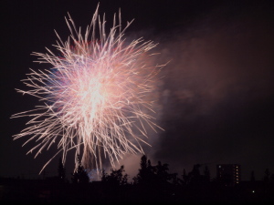 クリックすると拡大できます → ◎夏祭りの閃光