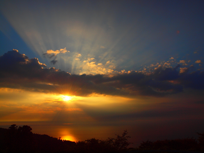 クリックすると拡大できます→◎或る夏の夕陽